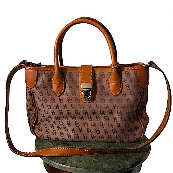 Dooney & Bourke Handbags - Dooney & Bourke purple handbag